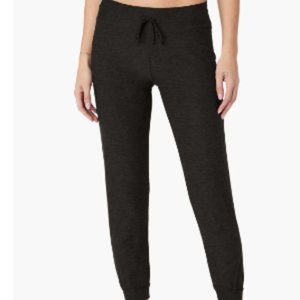 NWT Beyond Yoga Featherweight Lounge Around Midi Jogger
